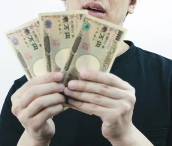 15～17歳の少年少女、84歳のお婆ちゃんを羽交い絞めにして現金８万円を奪ってしまう...