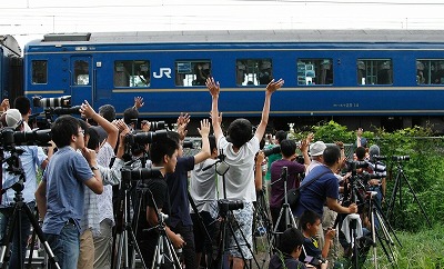 【悲惨】撮り鉄の1割「人に迷惑かけません…」 日本人「撮り鉄キモいんだよ！！！！」