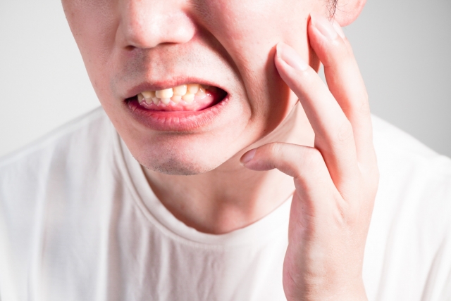 歯医者「えっ！左右同時にですか！？」　ワイ「構わんッッ！！」→