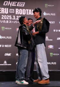 【画像】キックボクシング、もうめちゃくちゃ。身長192cmの選手がバンタム級まで落として無双ｗｗｗ