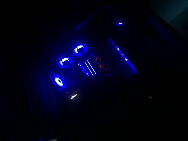 PC内光らせてる奴ｗｗｗ