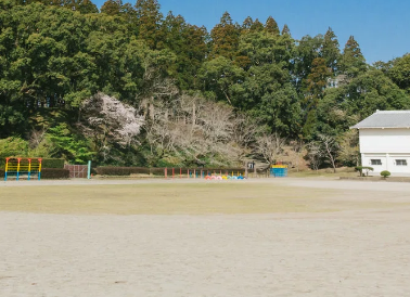 【画像】激エロ体操服JKさん、体育祭でドスケベ駅弁姿を親御さんに披露してしまうｗｗｗｗ