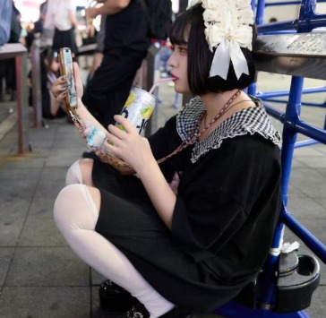 【動画】トー横女子vsギャル、パンツ丸出し大喧嘩ｗｗｗｗｗｗｗ