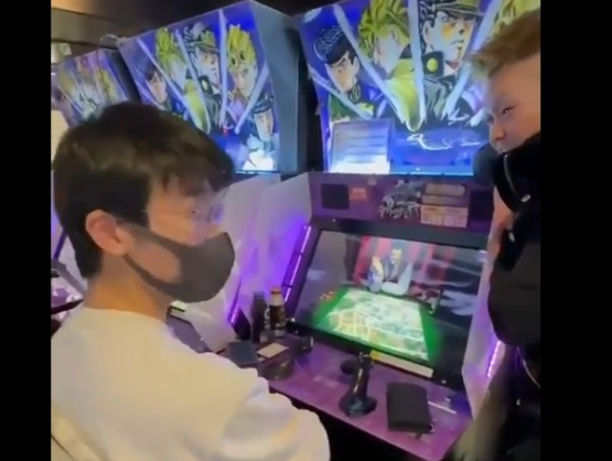 【動画】ゲーセンでチー牛に喧嘩売ったヤンキー、返り討ちにあいフルボッコにされてしまうｗｗｗ